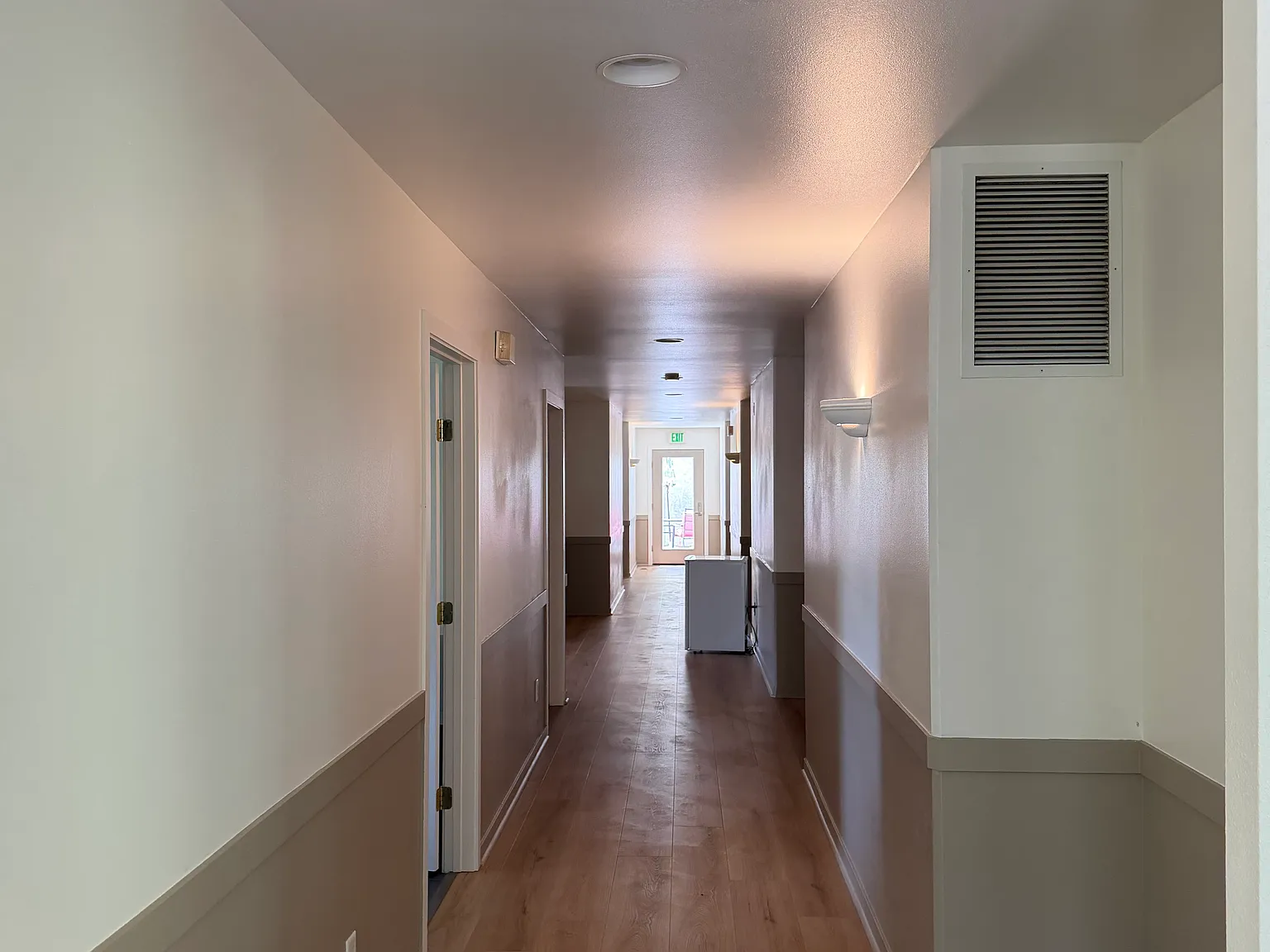 6 bed, 4000 sqft, $1,200 — Photo 4