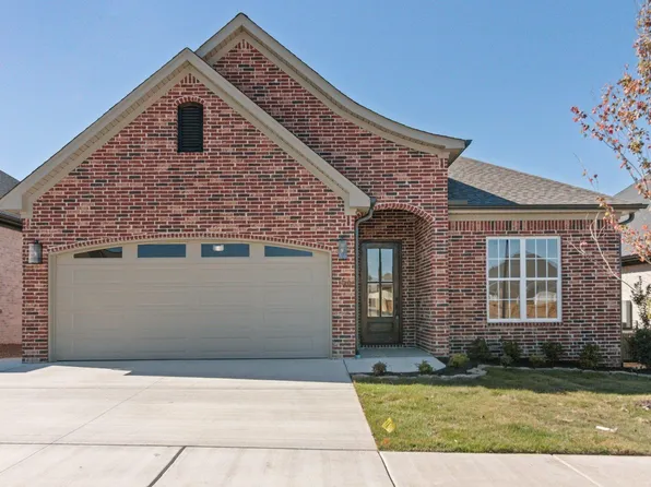 156 Fletcher Ridge Dr, Little Rock, AR 72223
