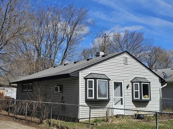 124 W Hopkins Ave, Pontiac, MI 48340