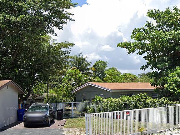 4th image of 1631 NW 9th Ave
