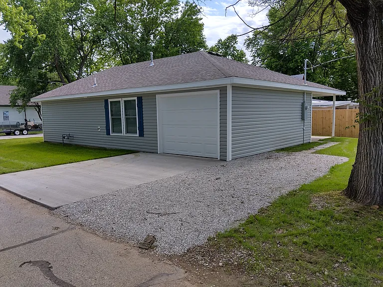 109 Hardy St — Photo 5