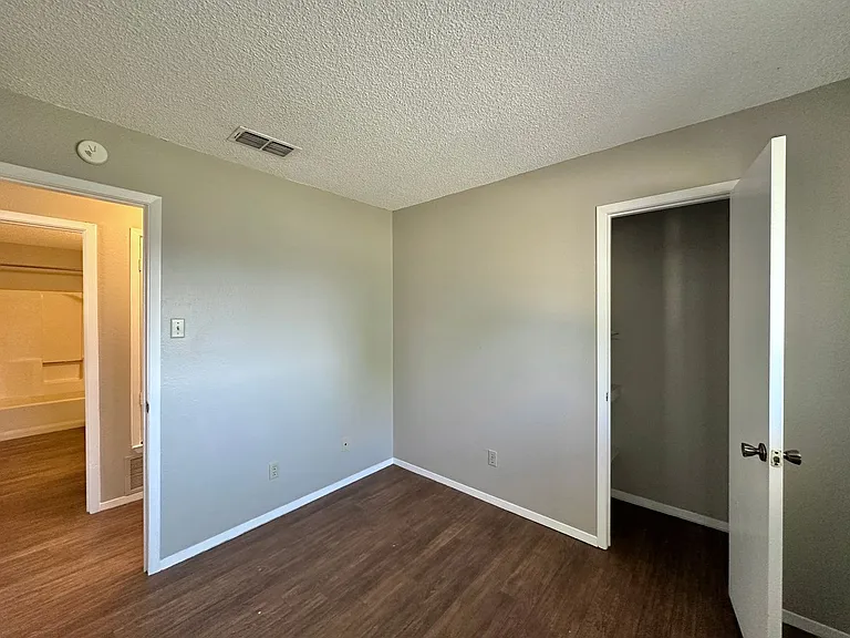 3708 Trotwood Trl — Photo 17