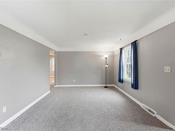 4th image of 34857 Roberts Rd