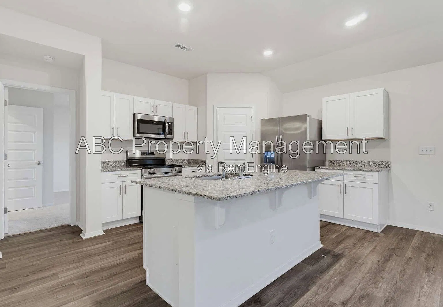 4 bed, 2.0 bath, 1496 sqft, $1,800 — Photo 2