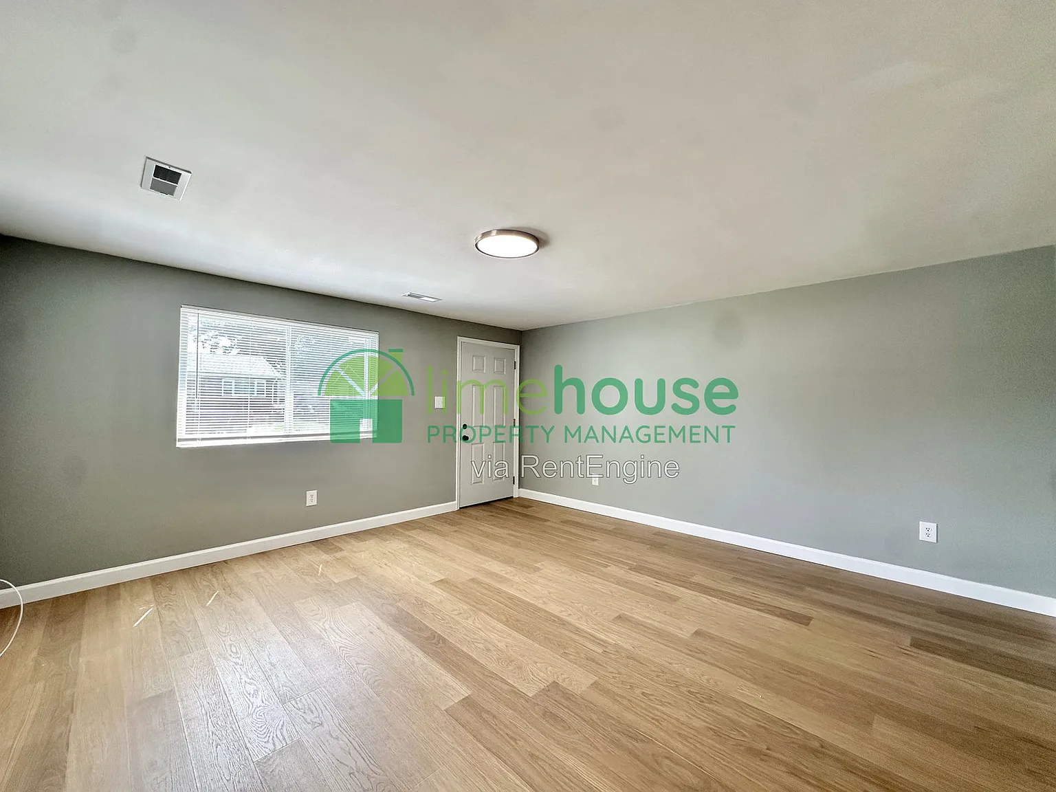 2 bed, 1.0 bath, $1,200 — Photo 2