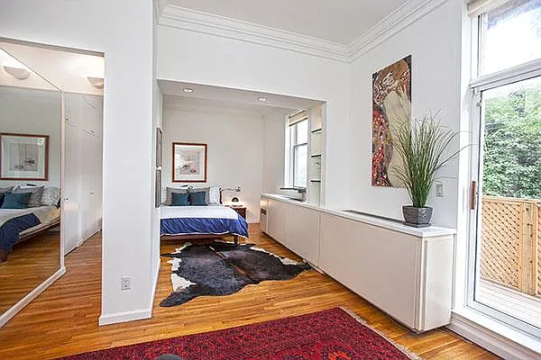 Sold by R New York | media 6