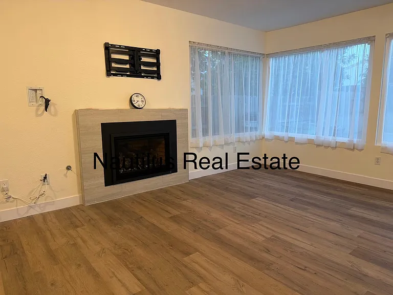 829 Givens St — Photo 10