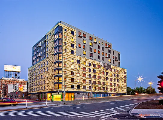 Sold by Modern Spaces | media 19