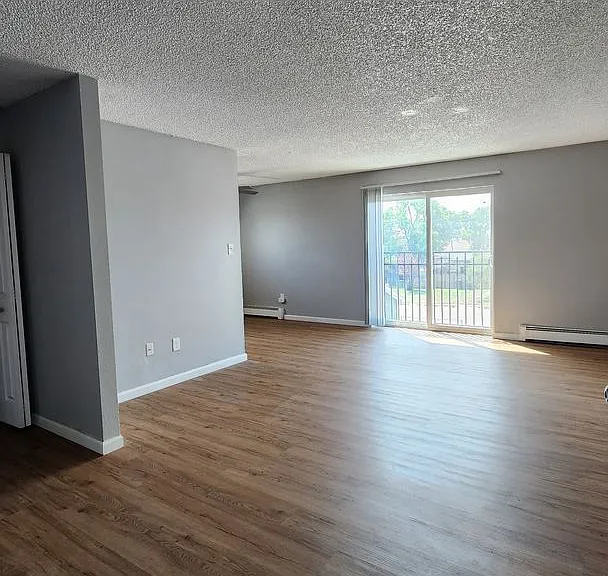 Myers Court — Photo 10
