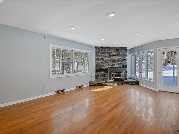 5th image of 7301 Dogwood Ln