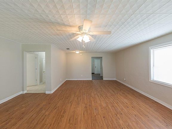 5th image of 2205 11th Ave N
