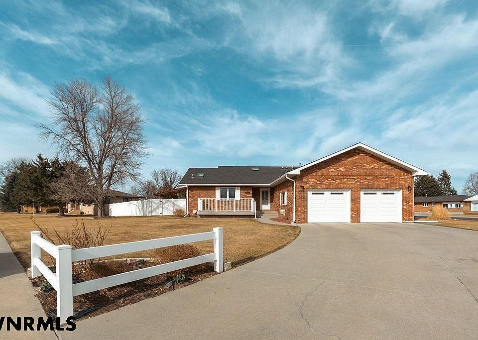 1st image of 3701 Juniper Dr