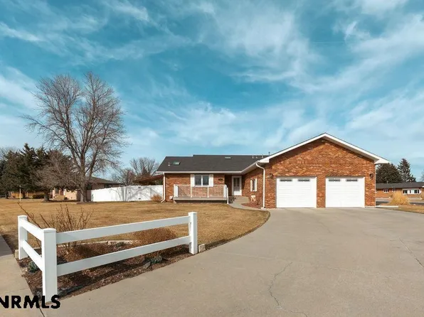 3701 Juniper Dr, Scottsbluff, NE 69361