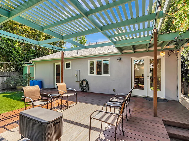 4974 Canoga Ave — Photo 42