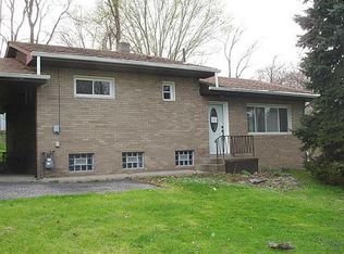 140 Valley View Rd, Imperial, PA 15126