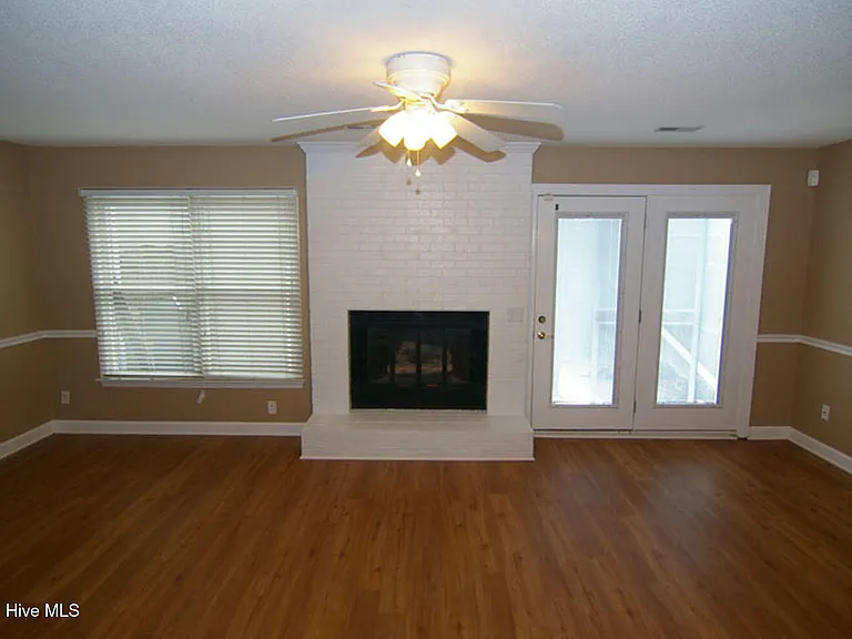 1968 Quail Ridge Rd #C — Photo 3