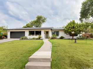 207 Meadowood Ln, San Antonio, TX 78216