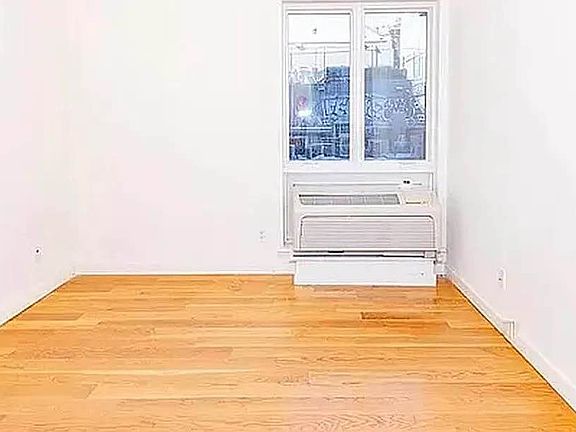 5th image of 400 Bedford Ave APT 3