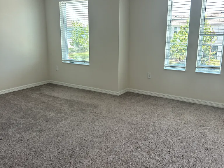 3340 Bellissimo Ave — Photo 8