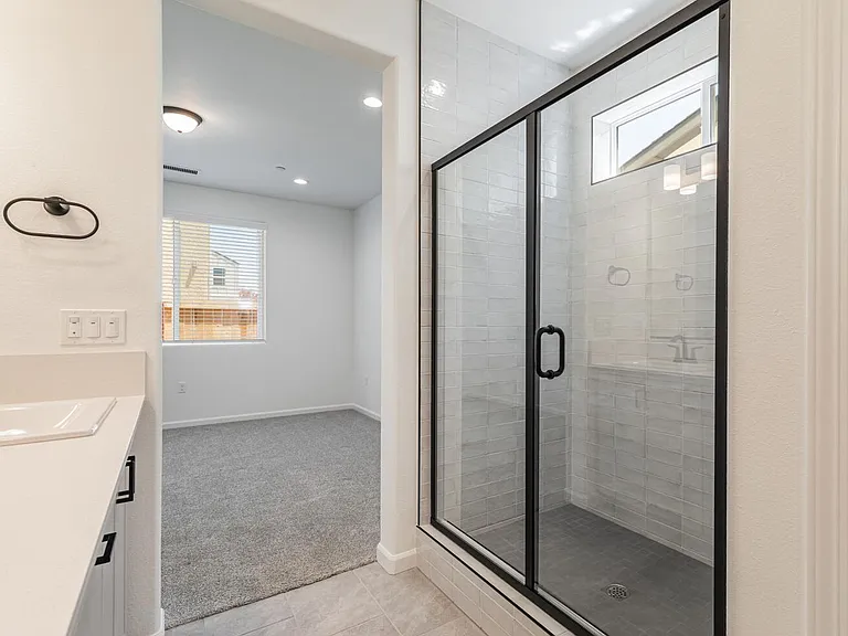 697 Philip Way — Photo 19