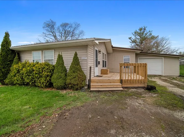 203 N Grove St, Lexington, IL 61753