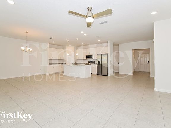 3rd image of 327 Corbel Ln