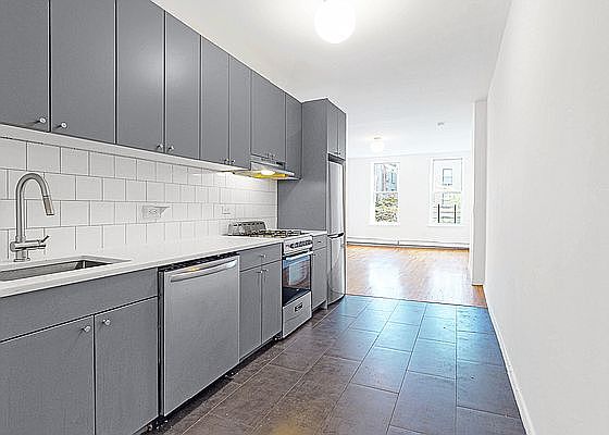 4th image of 373 W 126th St #4C