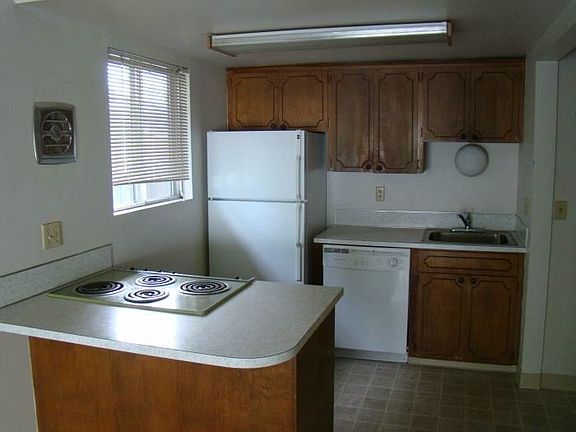 4th image of 1101 NE Minnehaha St APT H