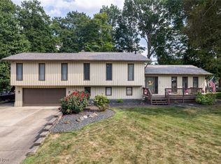 293 Fawnwood Dr, Tallmadge, OH 44278