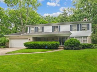 1430 Wincanton Dr, Deerfield, IL