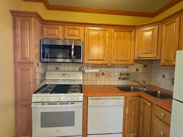 590 Cambridge St #2 — Photo 11