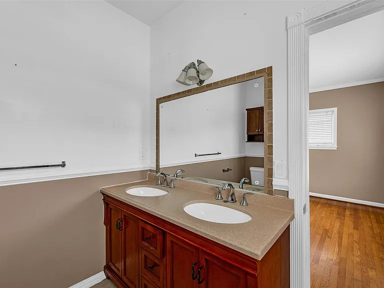 2527 Avenue G — Photo 15