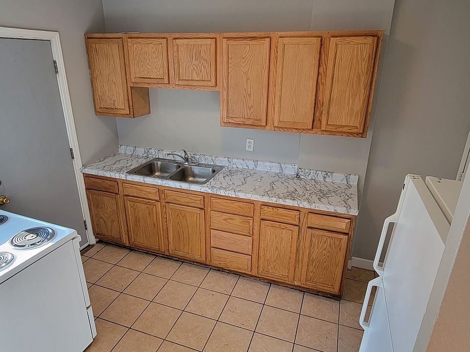 Mullan Ave Properties 1224 W Mullan Ave Waterloo IA Zillow