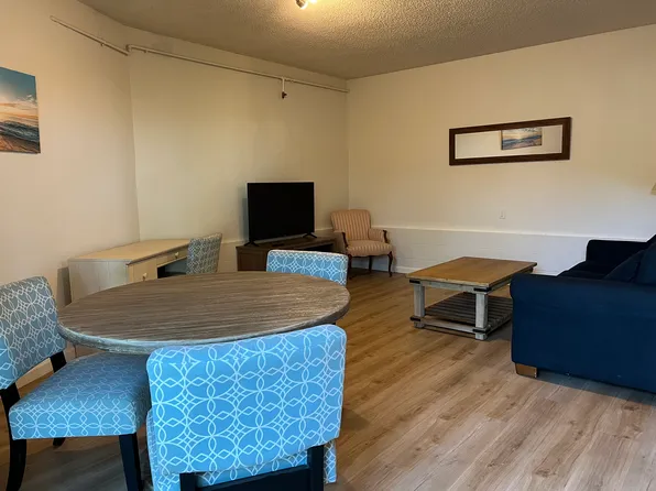 377 3rd St, Montara, CA 94037