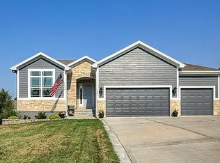 3021 N 158th St, Basehor, KS 66007