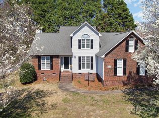 919 42nd Avenue Ln NE, Hickory, NC 28601