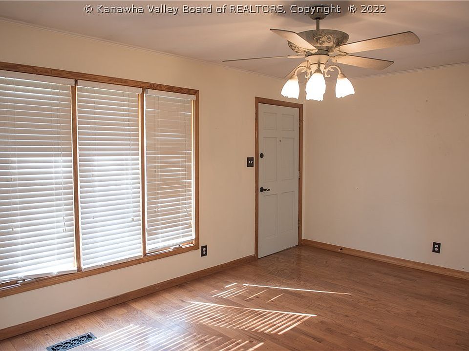 158 Lincoln Hts, Alum Creek, WV 25003 Zillow