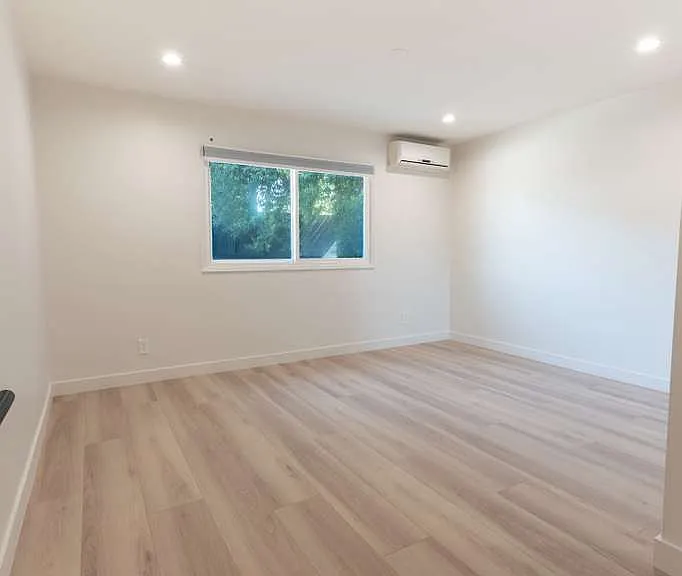 23001 Vanowen St — Photo 12