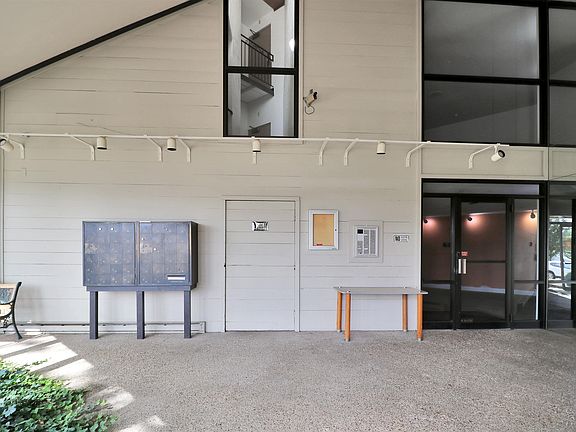4th image of 2601 W Willowlake Dr APT 33