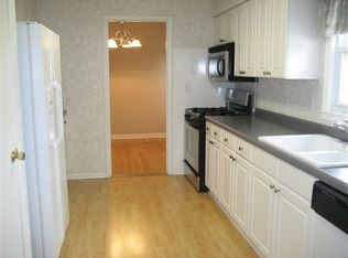 138 Ivanhoe Ave NE, Grand Rapids, MI 49546