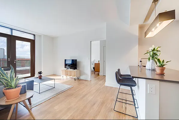 Rented by Monarch Realty Group | media 15