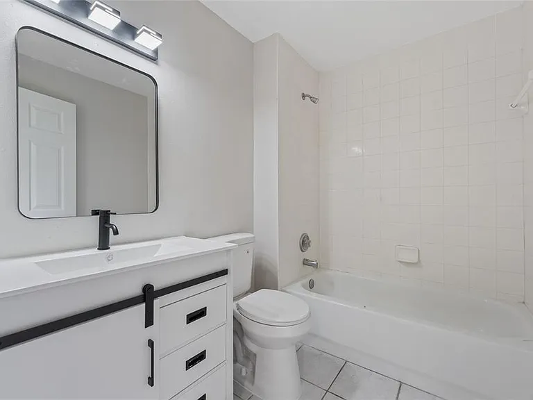 1440 Michigan Ave — Photo 19