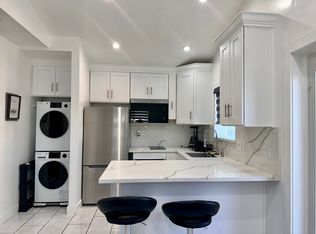7013 Bellaire Ave, North Hollywood, CA 91605