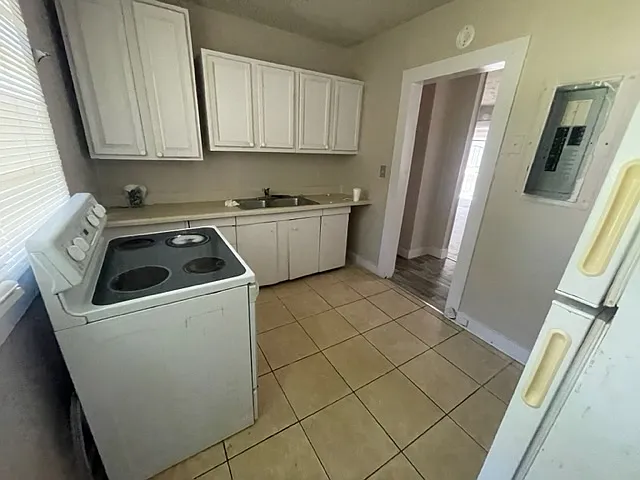 3033 Thomas St — Photo 26