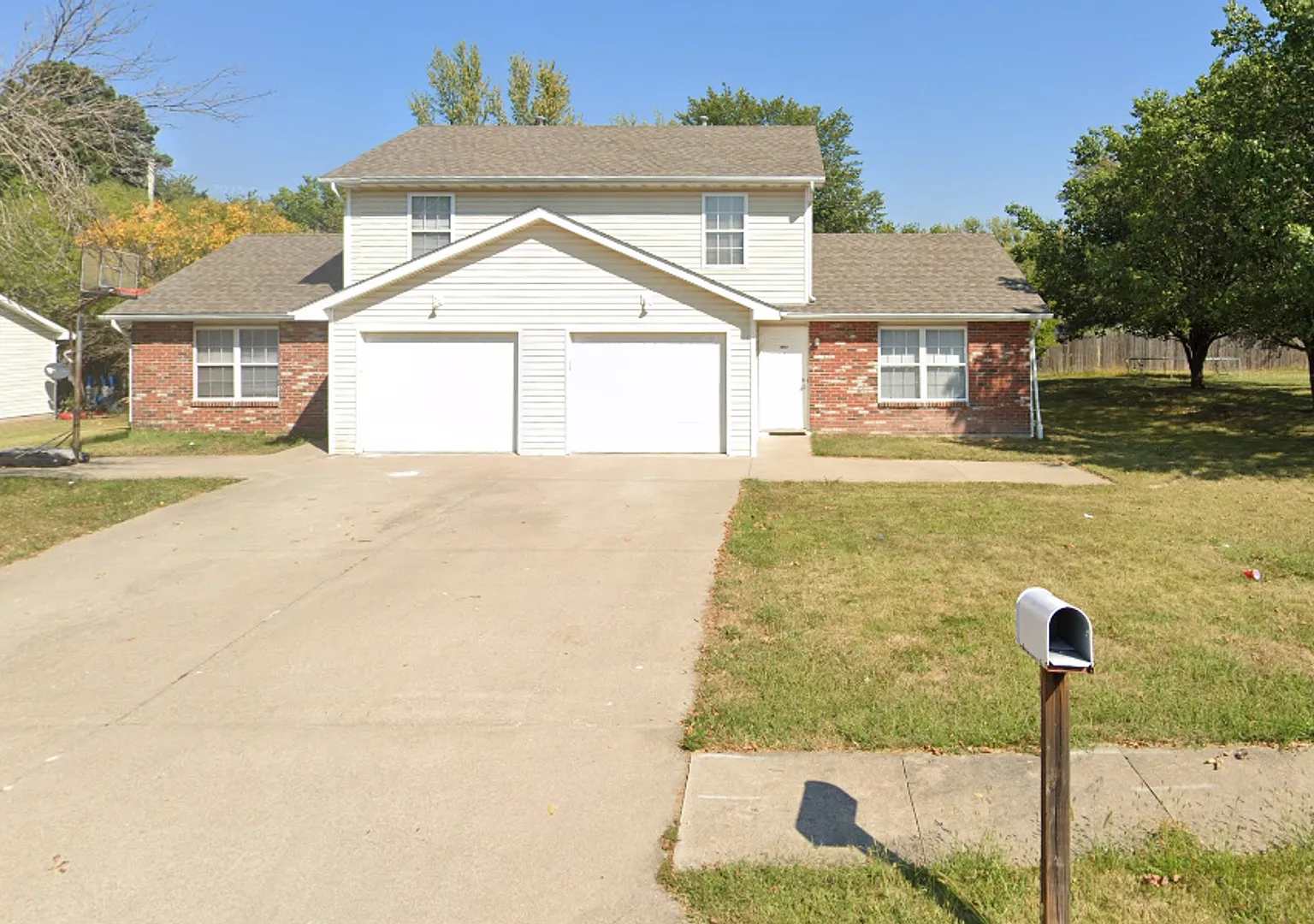 4901-4903 Moniteau Ct — Photo 1