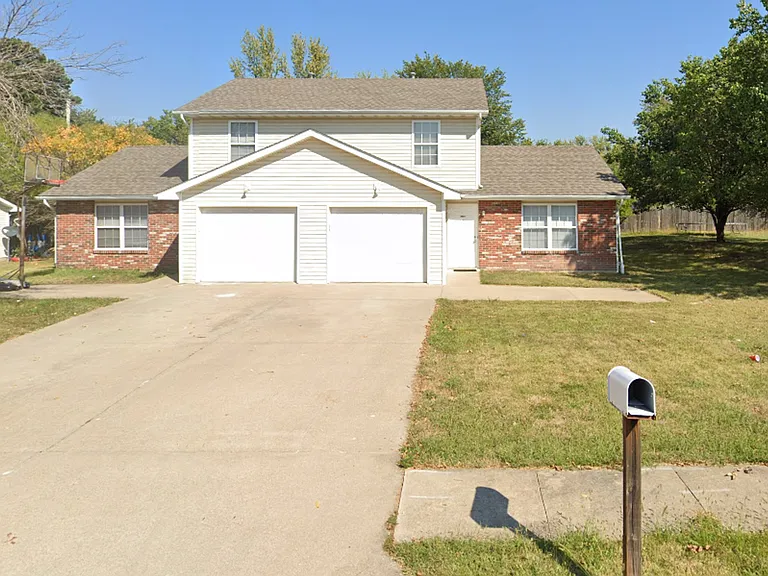 4903 Moniteau Ct — Photo 1