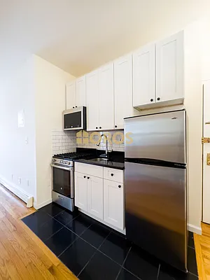 Rented by City Connections Realty | media 2