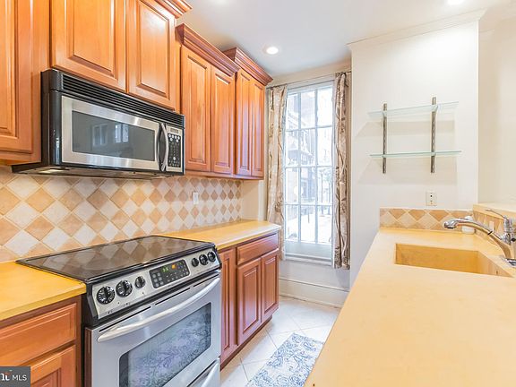 4th image of 250 S 17th St APT 100