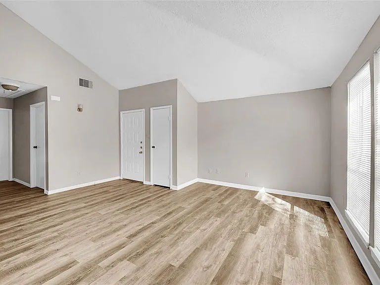 22115 Diane Dr — Photo 5