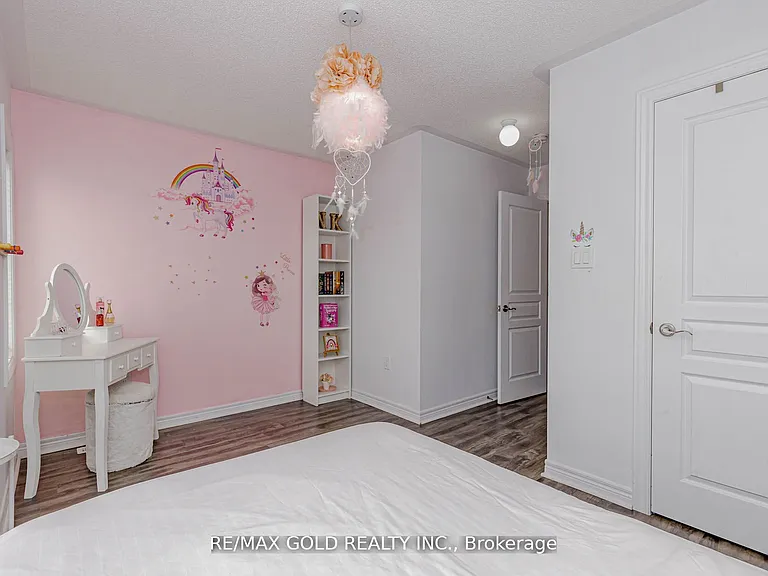 39 Chesterwood Cres — Photo 37